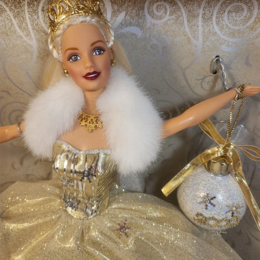 Mattel Celebration Barbie Doll Special 2000 Edition Gold Gown with Ornament